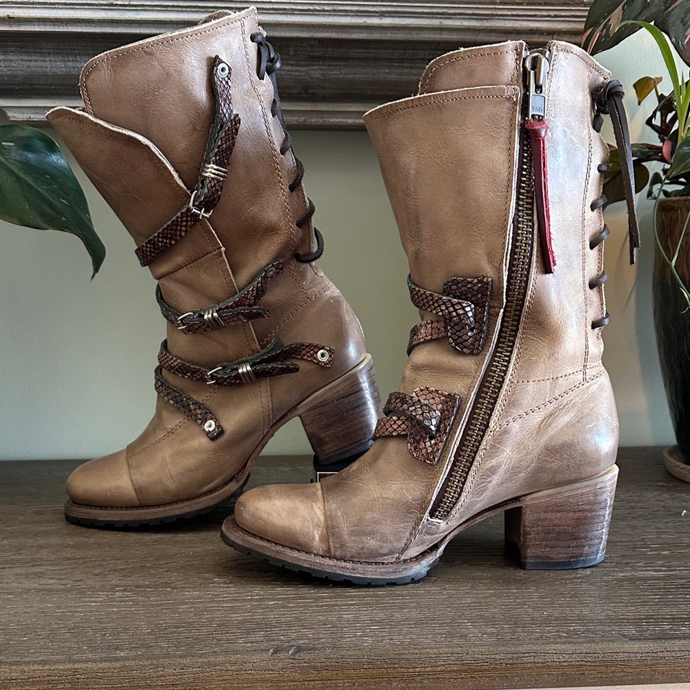 Freebird Dusty Rose Cora New! Size 9